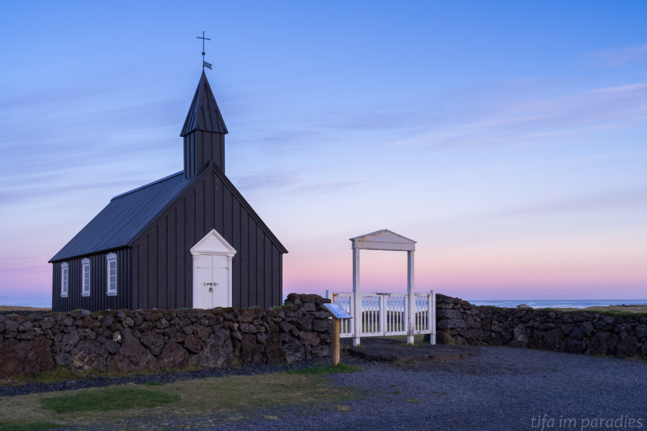 Schwarze Kirche in Búðir